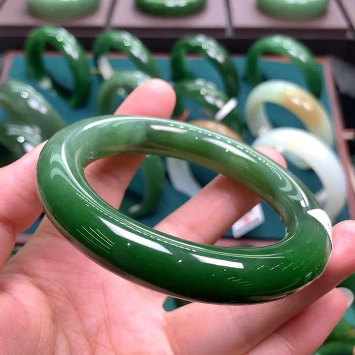 未镶嵌手镯和田玉（碧玉）