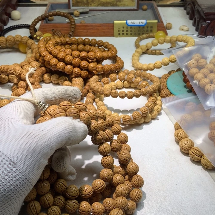 宁***远吊坠桃核桃核手串