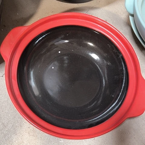 微瑕，明火，口径30厘米，高度8.5中间有点凸