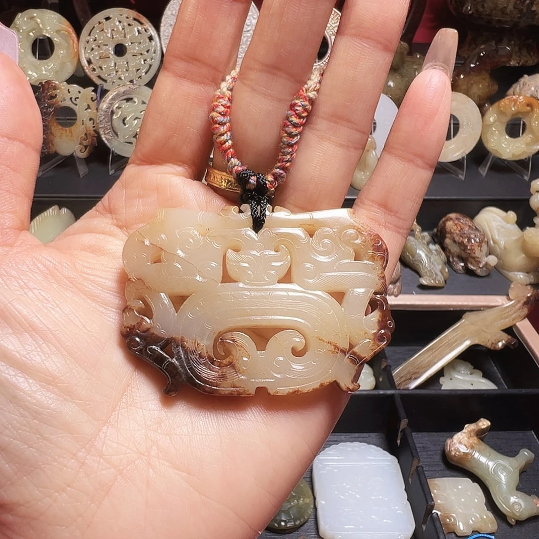 和田玉未镶嵌车挂