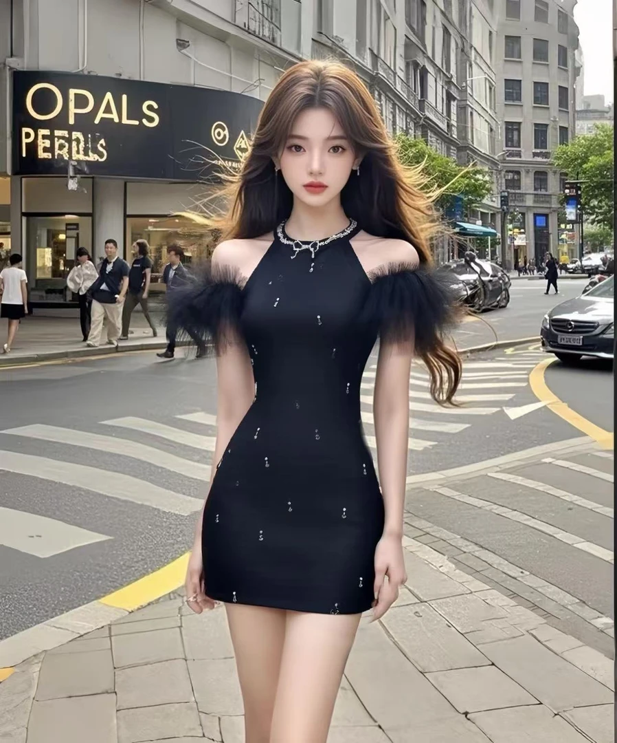 夏季新款2025圆领露肩修身收腰包臀轻奢优雅连衣裙女时尚温柔高级