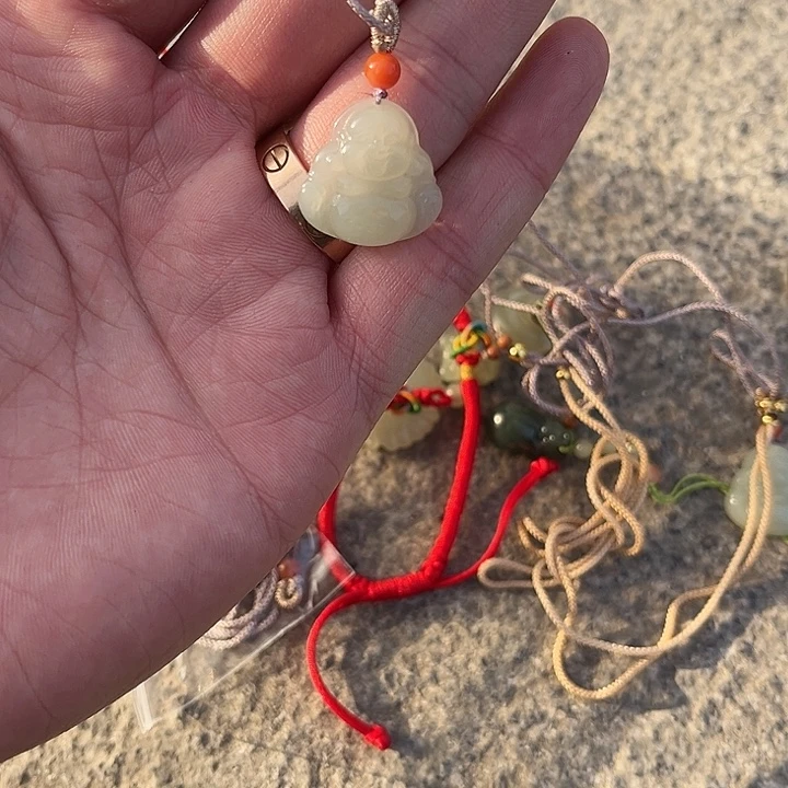 和田玉（糖玉）未镶嵌颈饰