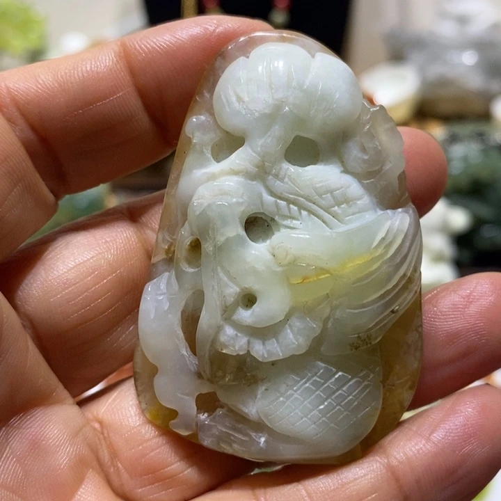 蛇纹石玉未镶嵌挂坠