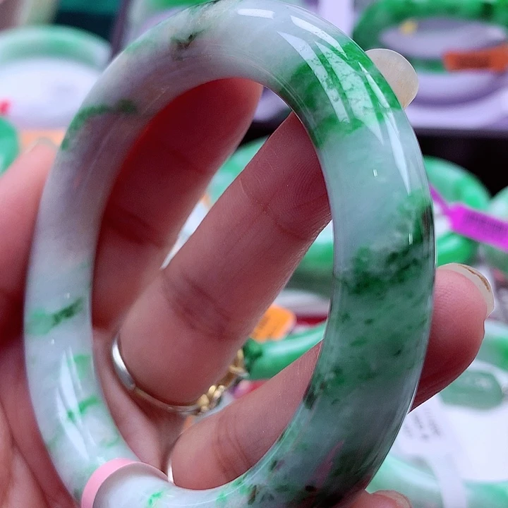 翡翠未镶嵌手镯翡翠