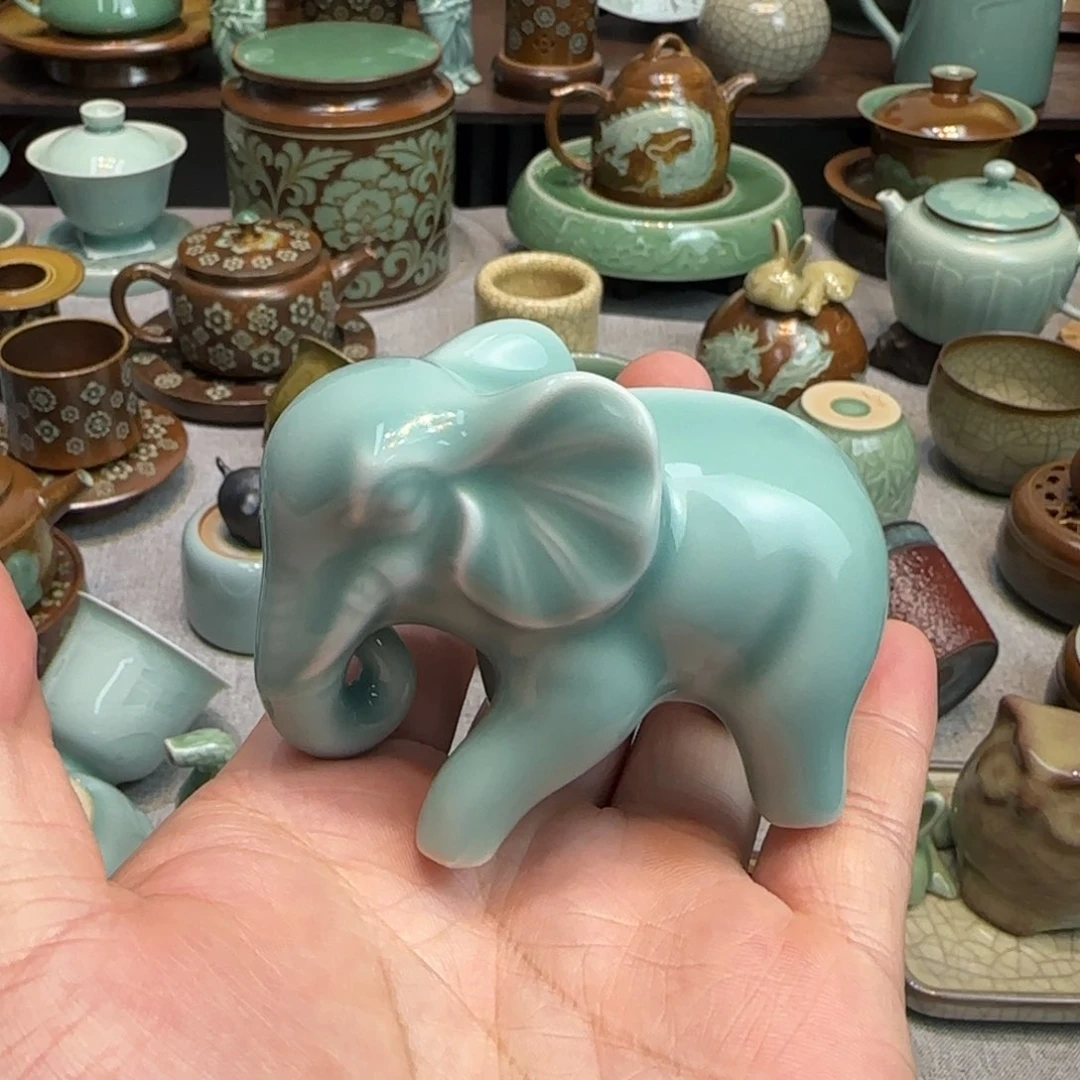 龙泉青瓷天青小象