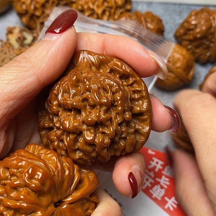 东***北文玩核桃把件官帽