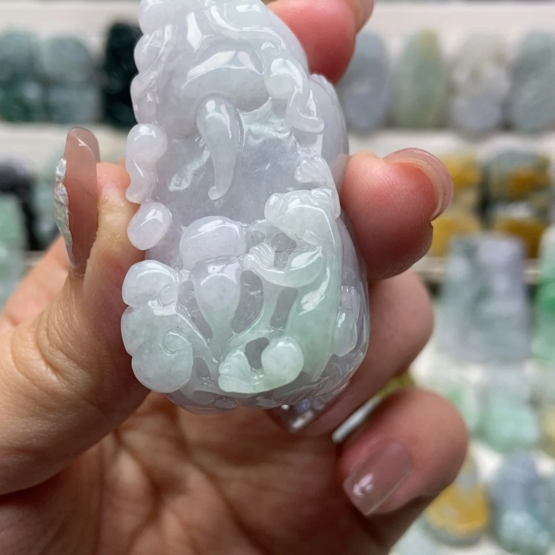 翡翠吊坠(赠链)未镶嵌