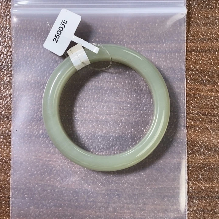 和田玉（糖玉）未镶嵌手镯