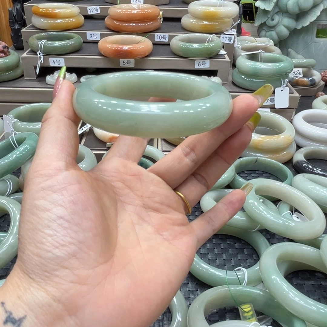 石英质玉手镯未镶嵌芝*