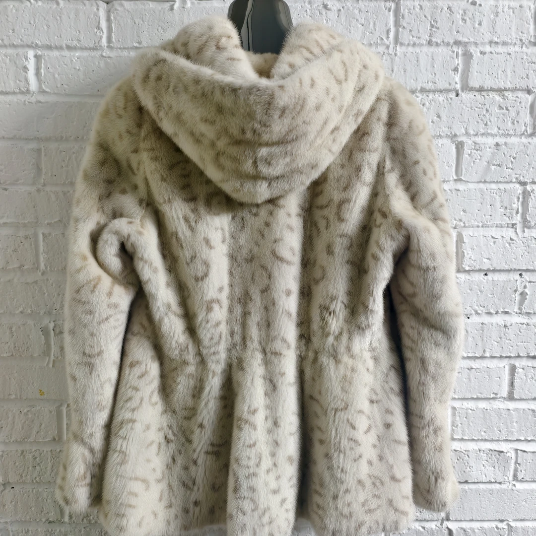 时尚气质厚款白色豹纹外套