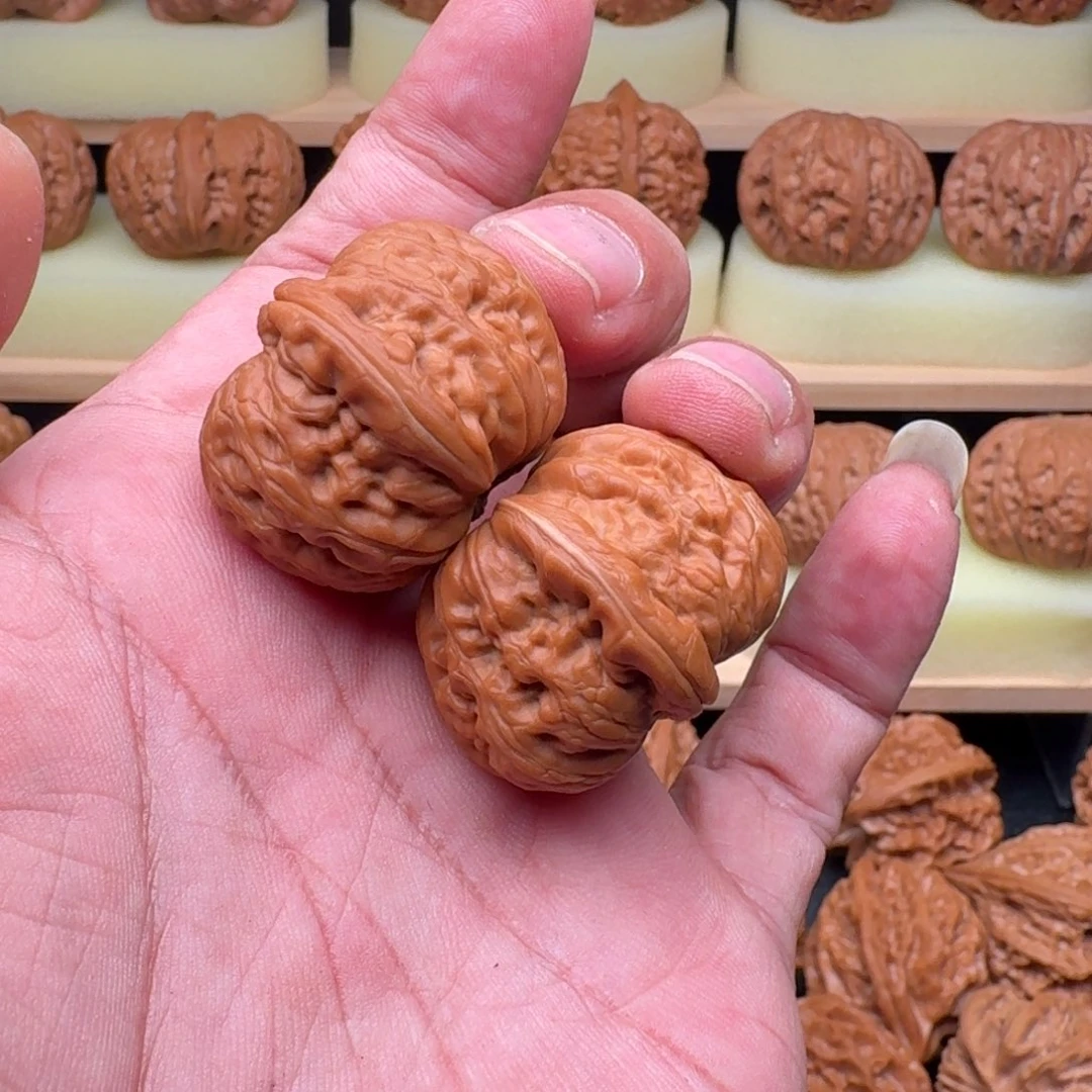 文玩核桃吊坠狮****^元宝32