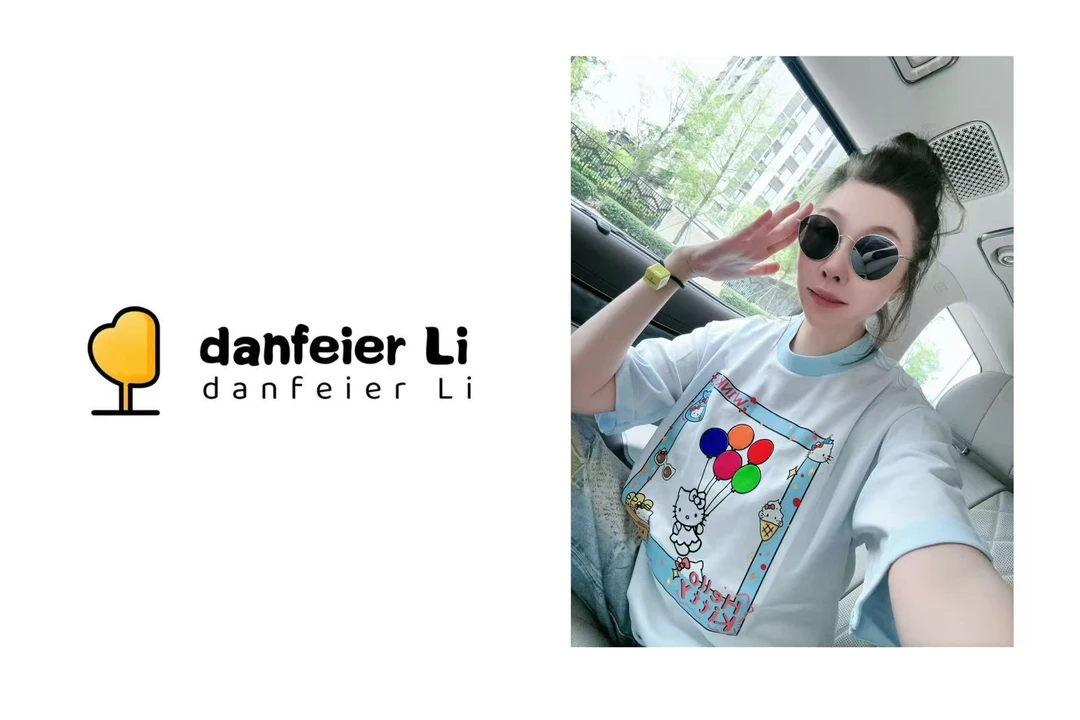 《丫丫推荐款》4284新款卡通浅蓝色KT猫咪彩色气球短袖T恤