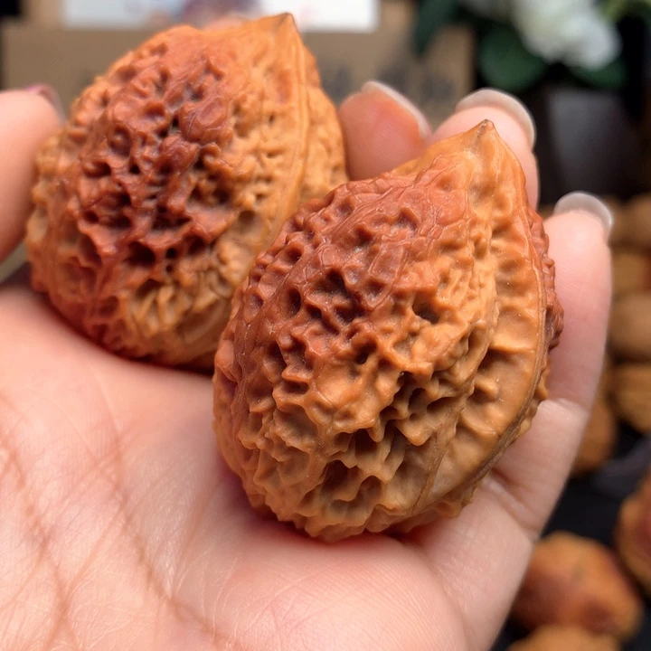 桃核把件七彩朱雀41尺寸