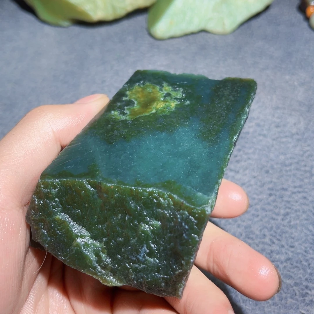 和田玉（糖玉）未镶嵌珠宝奇石