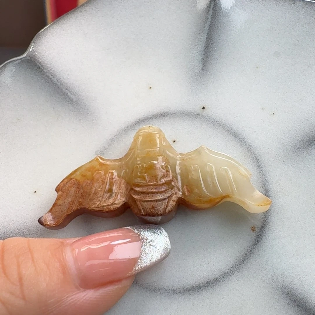 摆件陶跃**河佩戴瓷器的时候