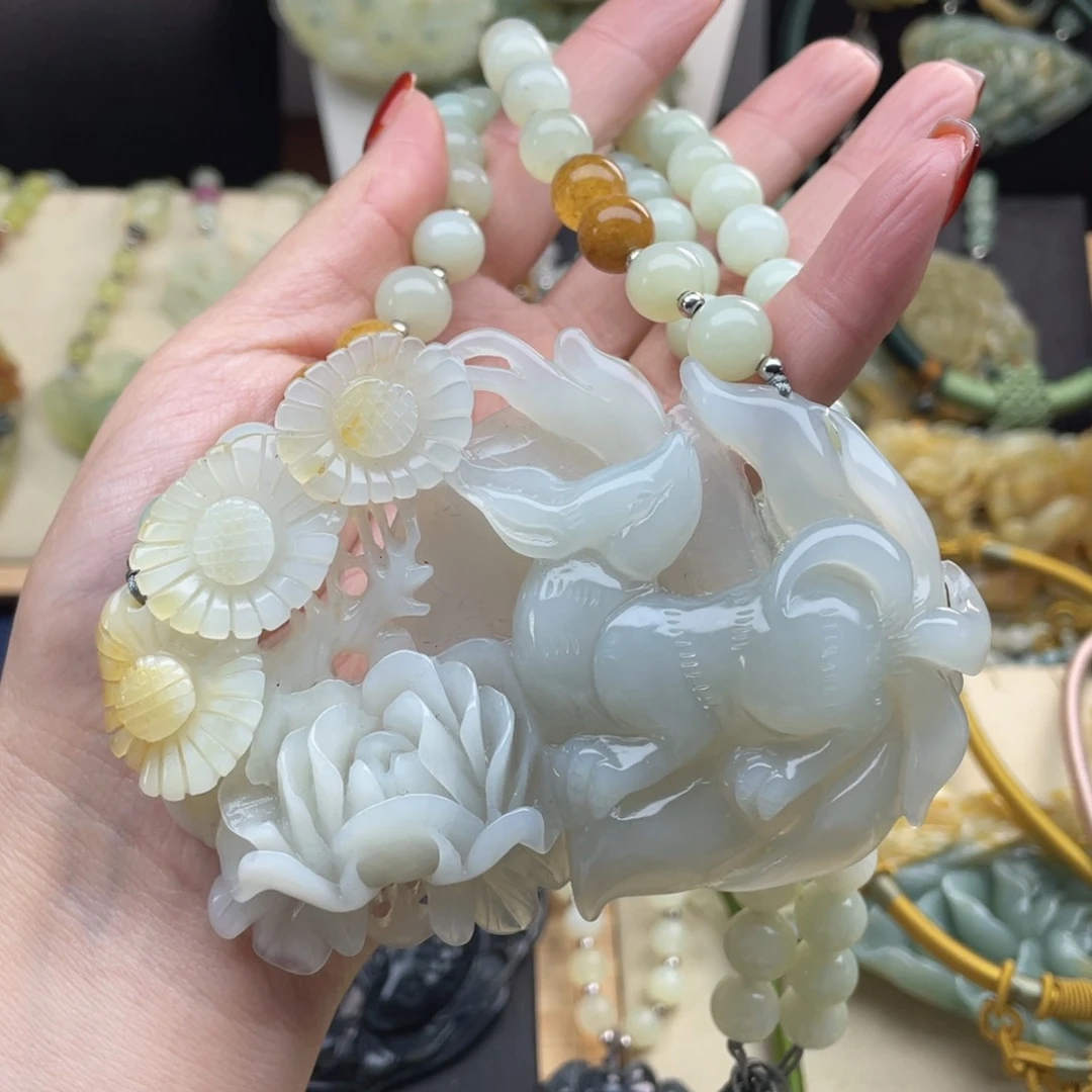 蛇纹石玉颈饰未镶嵌百*