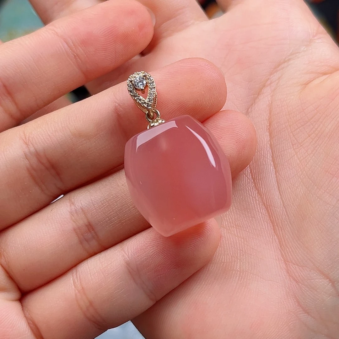 阿***姐南红玛瑙合金颈饰吊坠