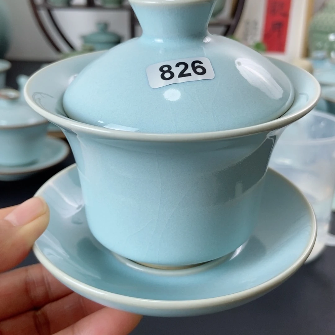 天青釉三才马蹄盖碗微瑕