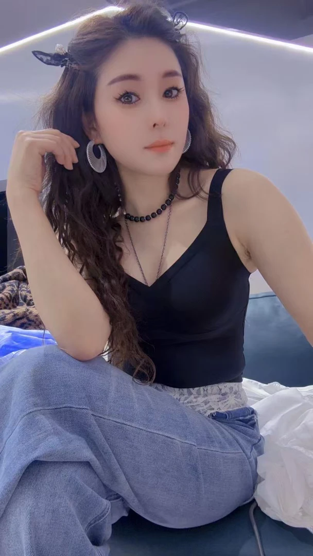 时尚V领无痕美背吊带背心固定杯舒适修身内衣#2840