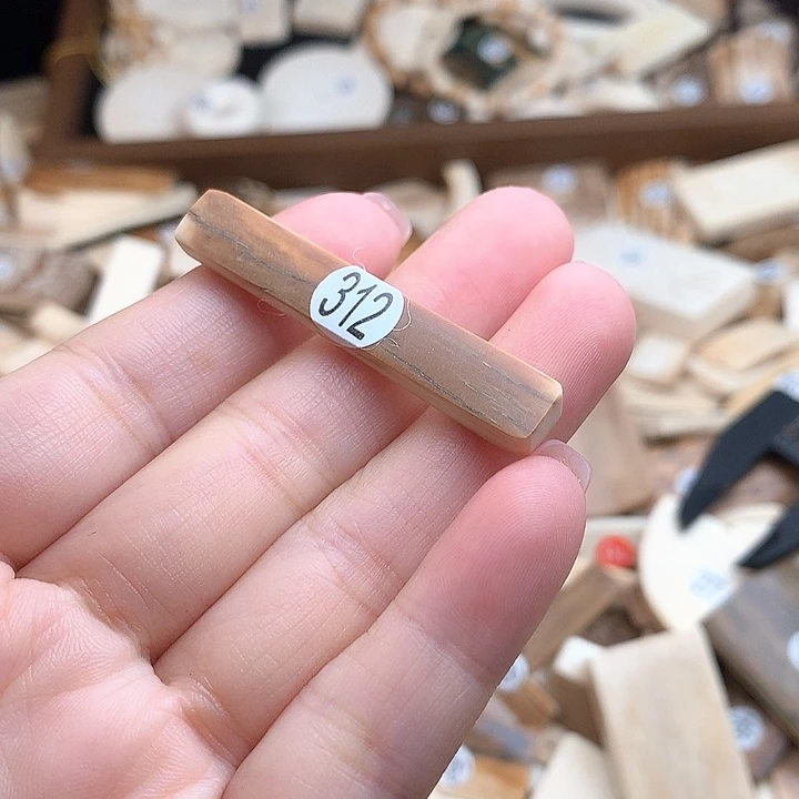 泥塑不打孔联系客服