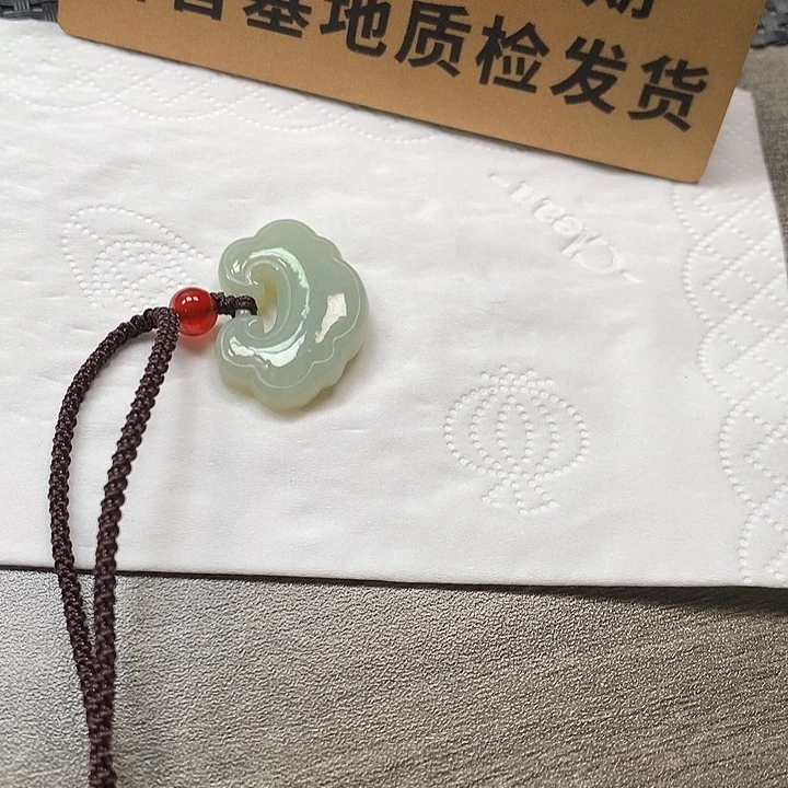颈饰未镶嵌和田玉如意