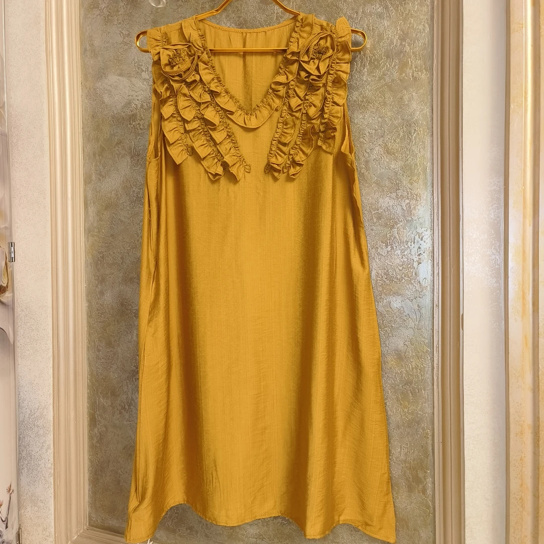 新款时尚V领无袖夏季薄款凉快减龄遮肉气质显瘦连衣裙