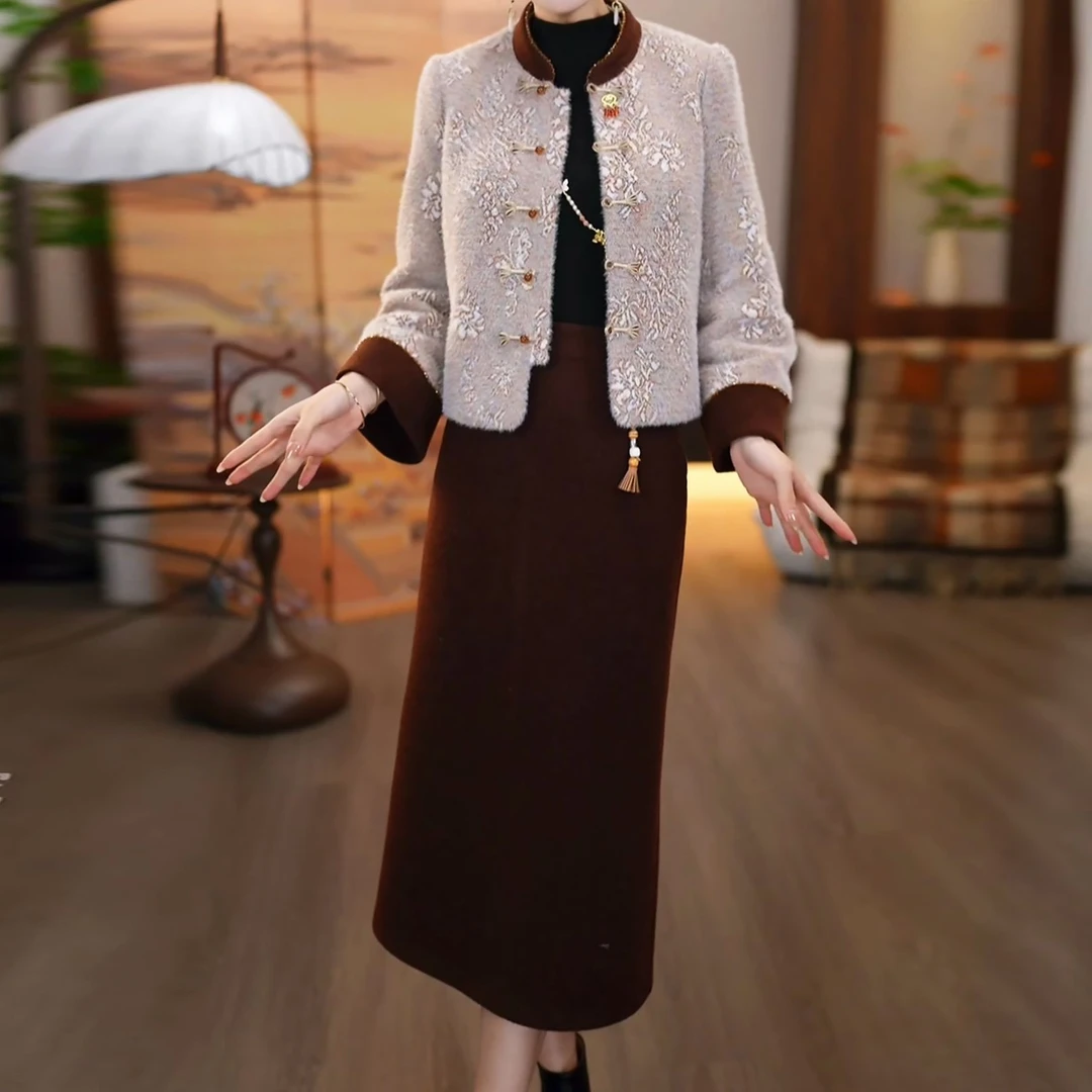 高级雪花绒新中式刺绣国风礼服裙2025秋冬新款上衣连衣裙两件套女