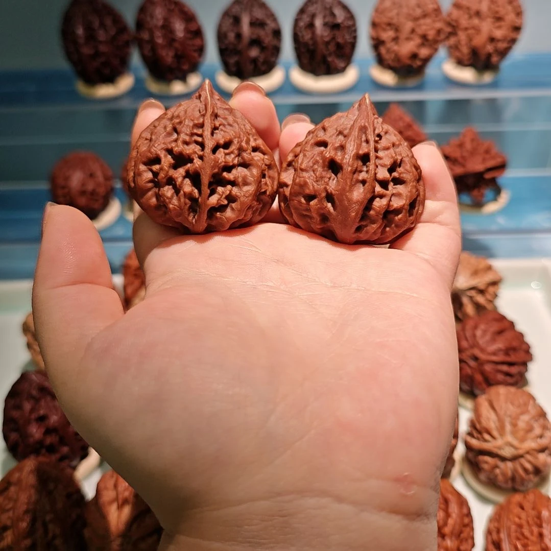 城***林吊坠文玩核桃古树白山红印