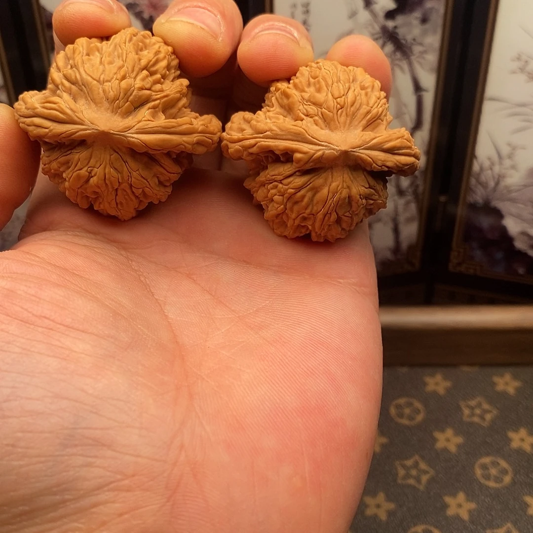 核桃文玩手把件麦穗虎头