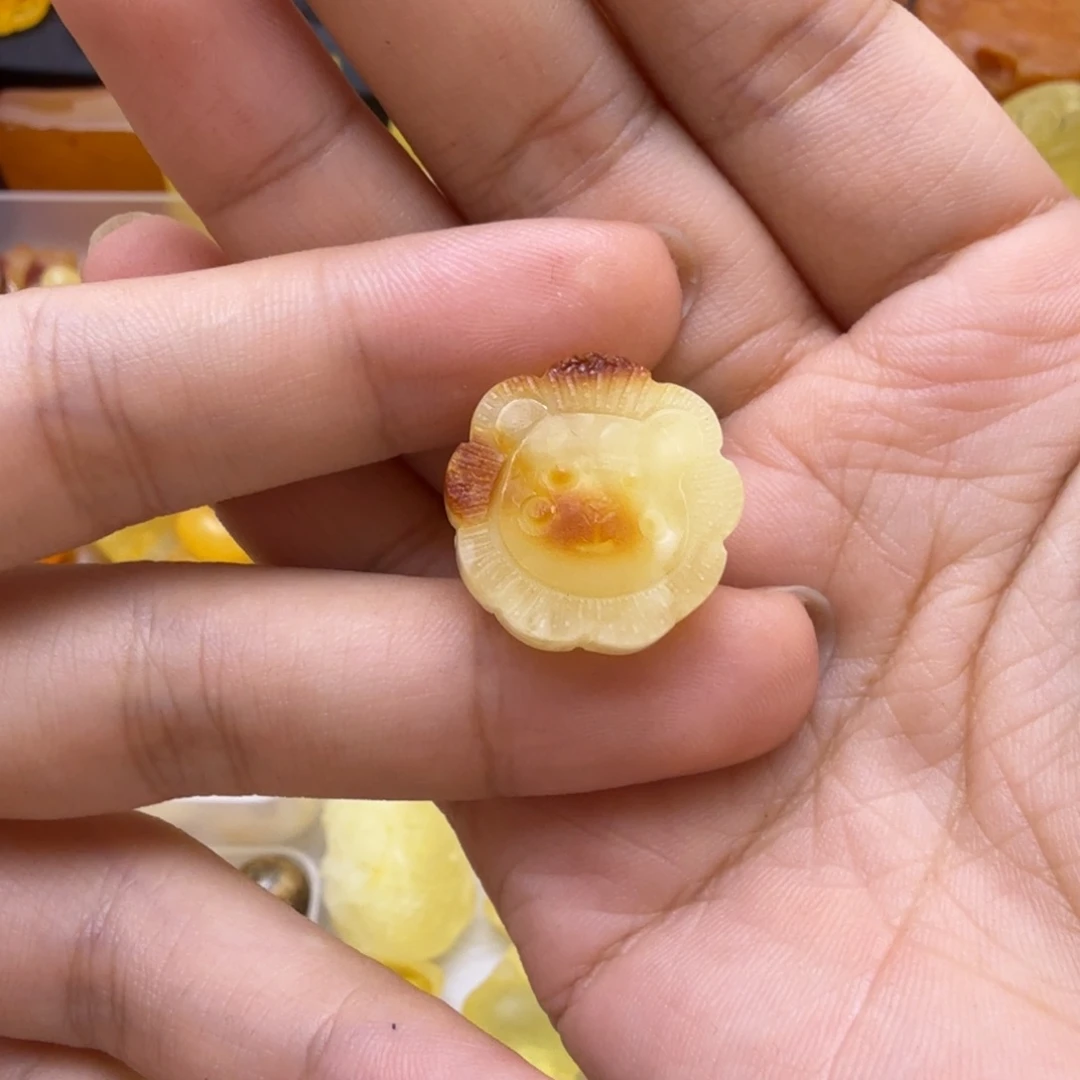 蜜蜡未镶嵌珠宝奇石