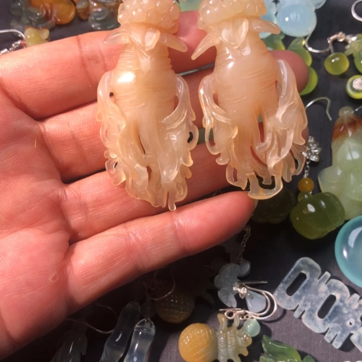 蛇纹石玉未镶嵌耳坠