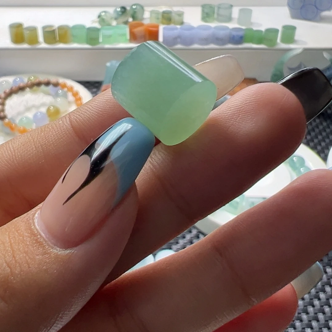 定制翡翠未镶嵌翡翠