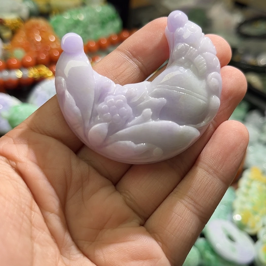 翡翠未镶嵌颈饰待编织