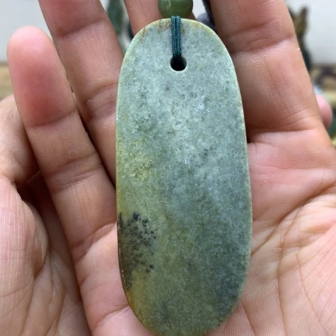 【闪购商品】未镶嵌岫岩河磨玉（透闪石质玉）挂件