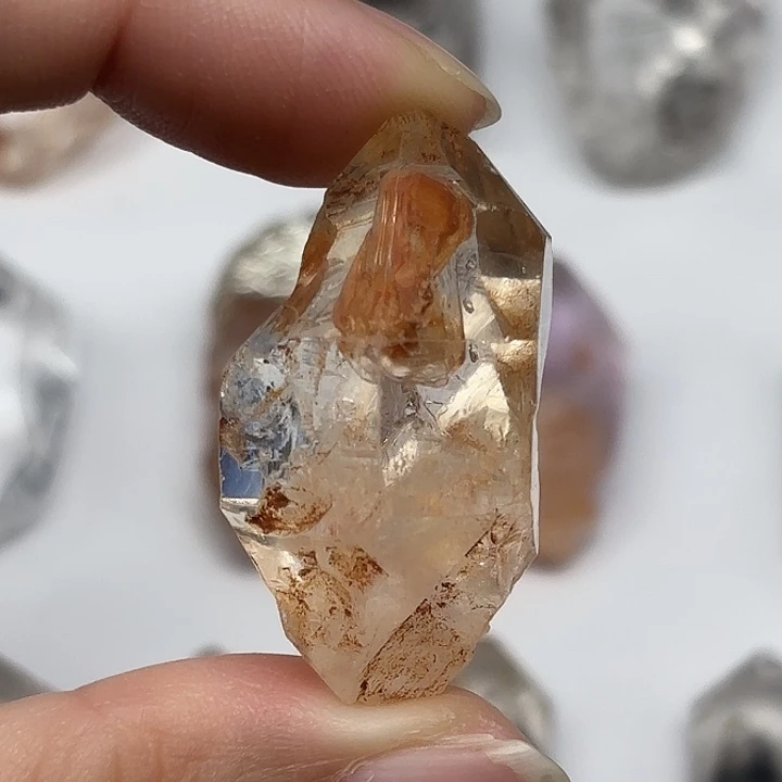 水晶颈饰未镶嵌巴基斯坦红泥闪灵钻37mm+