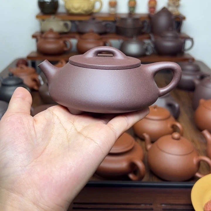 紫砂1大口盖石瓢。  160cc