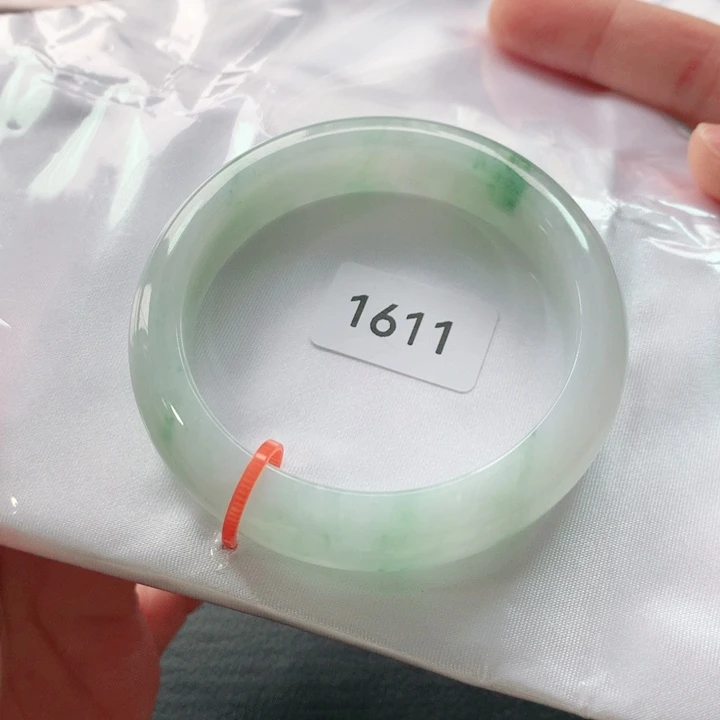 翡翠手镯未镶嵌天然翡翠手镯01