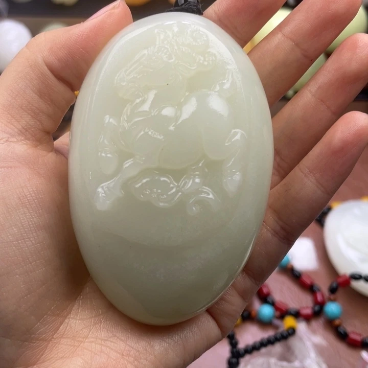 方***圆石材天然古青石手把件