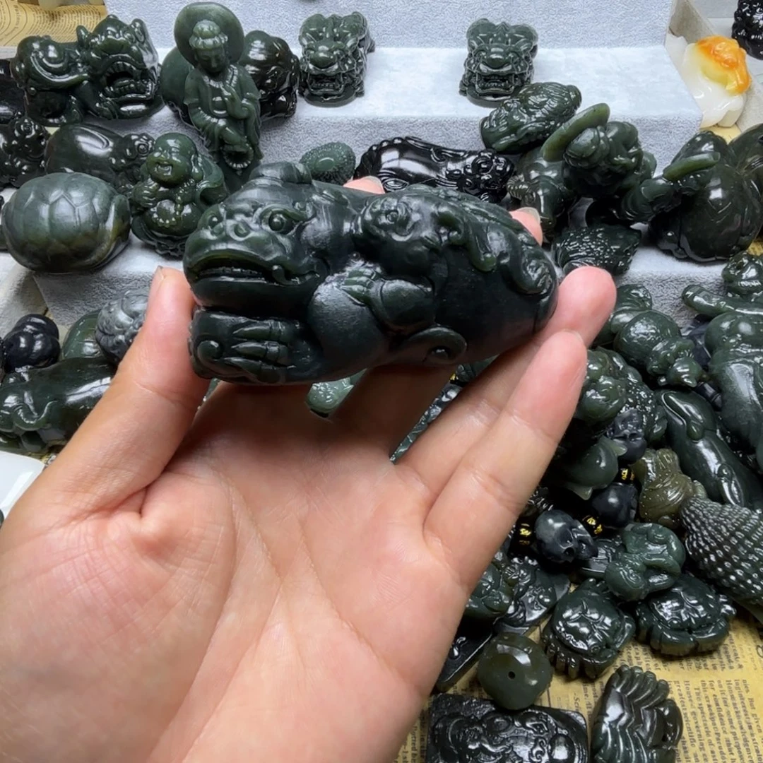 鹏***翡和田玉（糖玉）未镶嵌颈饰