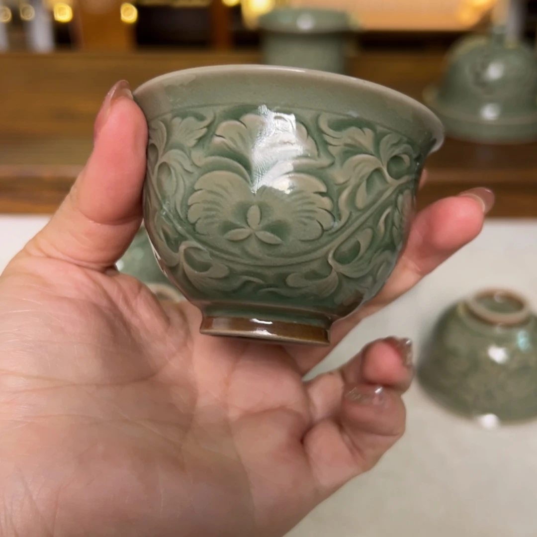 杯秘色缠枝牡丹纹压手杯正品