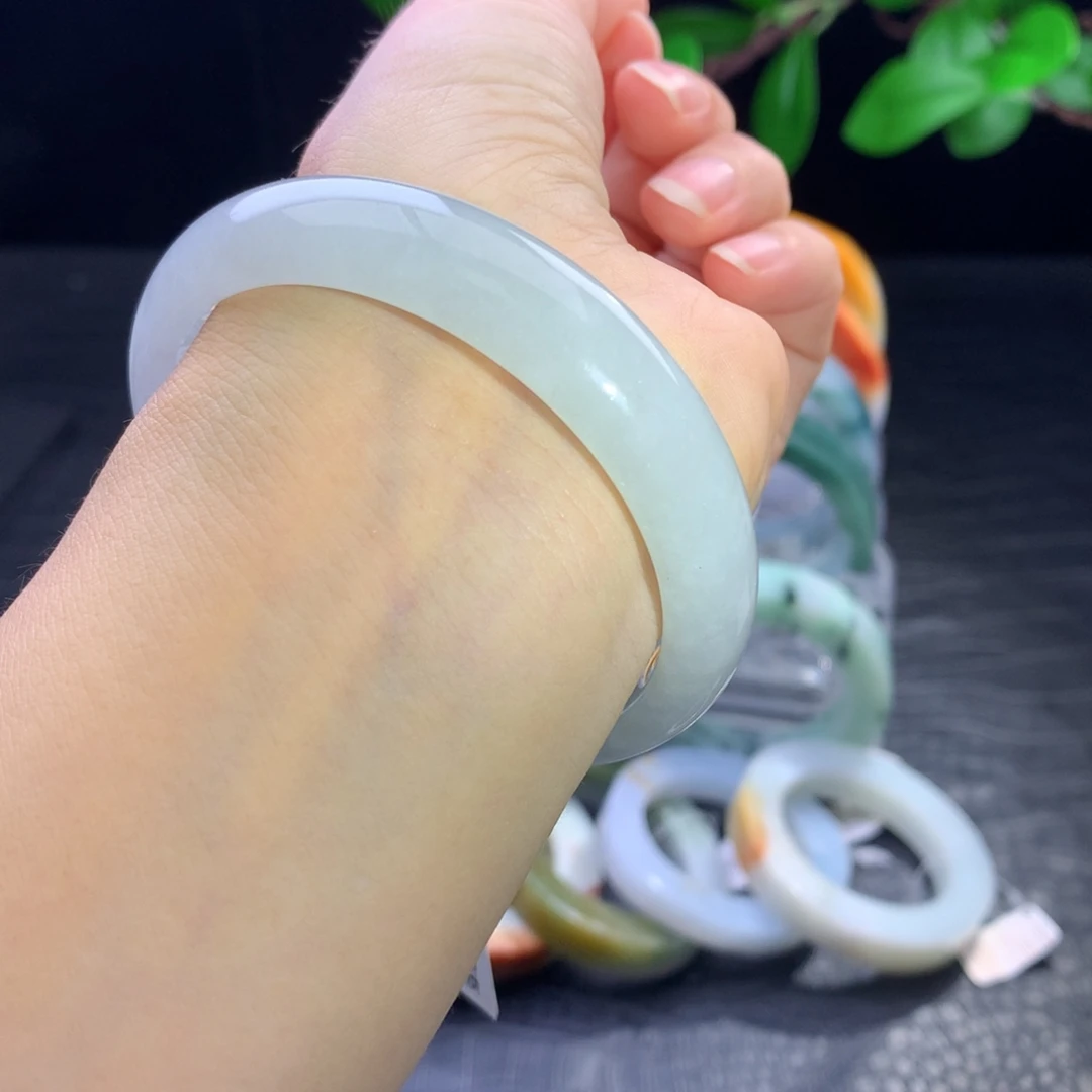 未镶嵌手镯定制翡翠