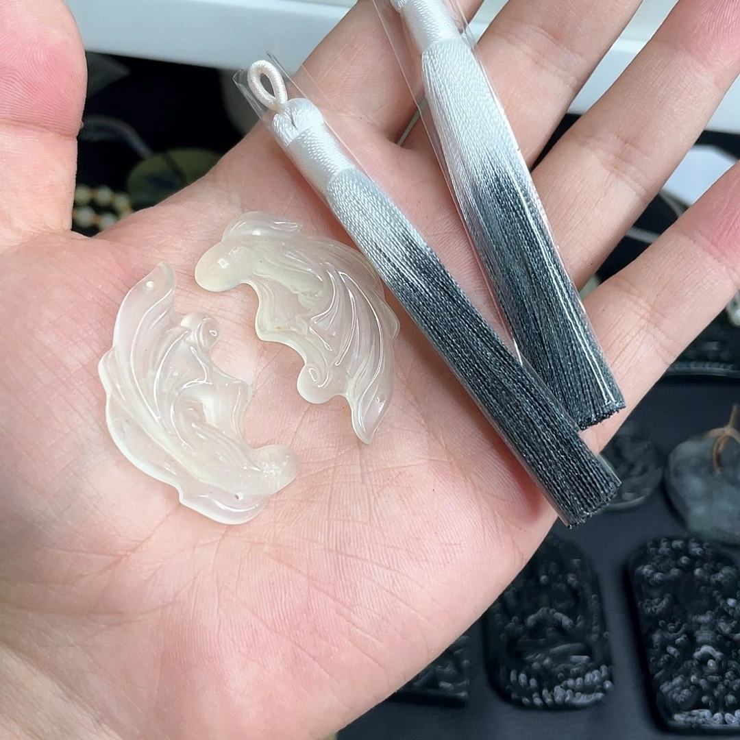 忆***缘岫玉未镶嵌颈饰双鱼