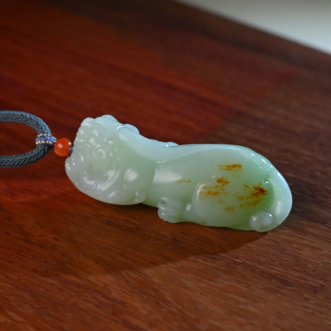 新疆和田玉貔貅收藏品手工精雕手把件