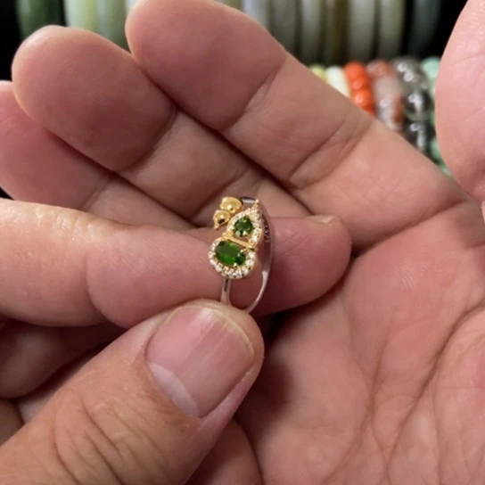 银S925镶嵌橄榄石戒指