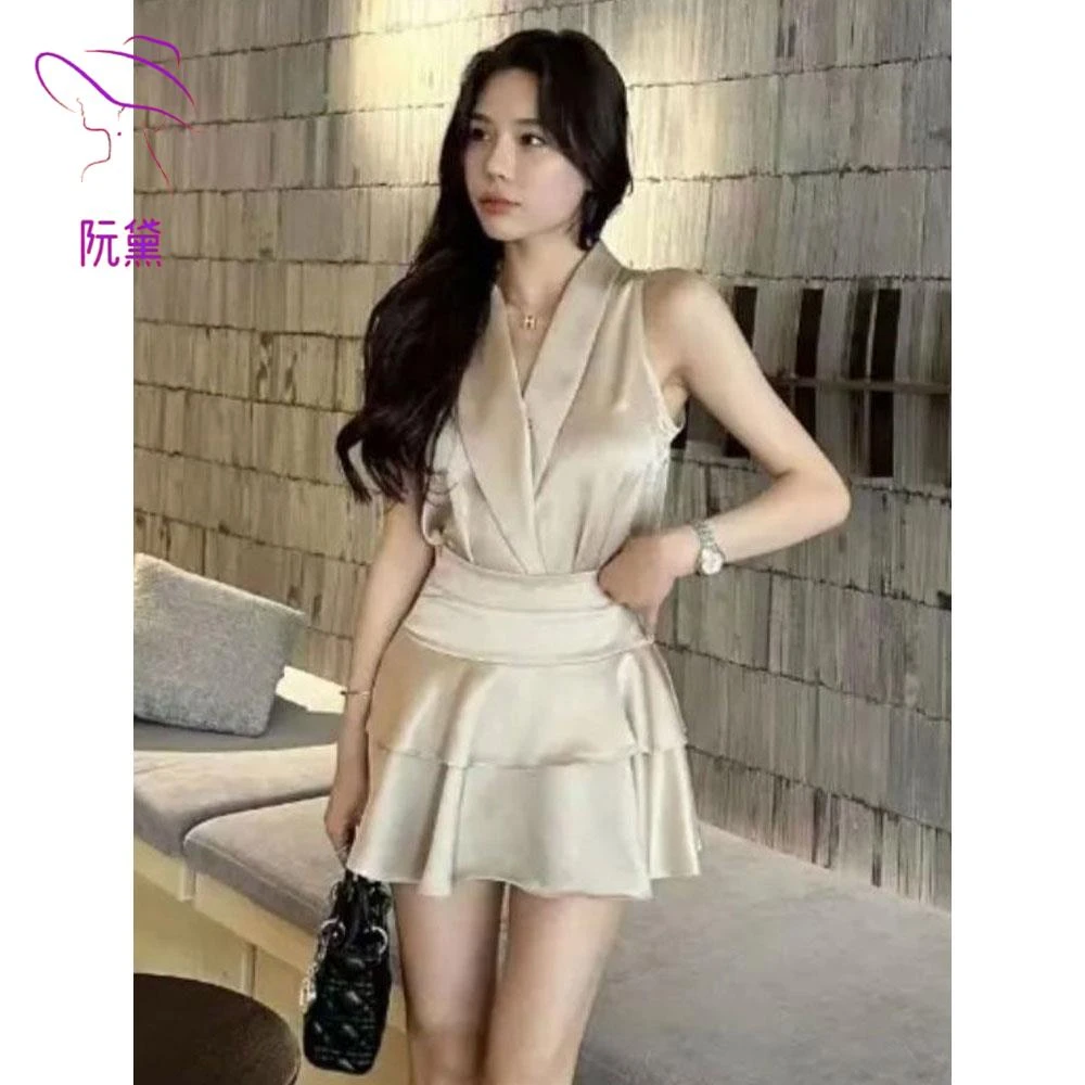 阮黛时尚漂亮套装2025夏季高级感缎面上衣荷叶边半裙两件套装女