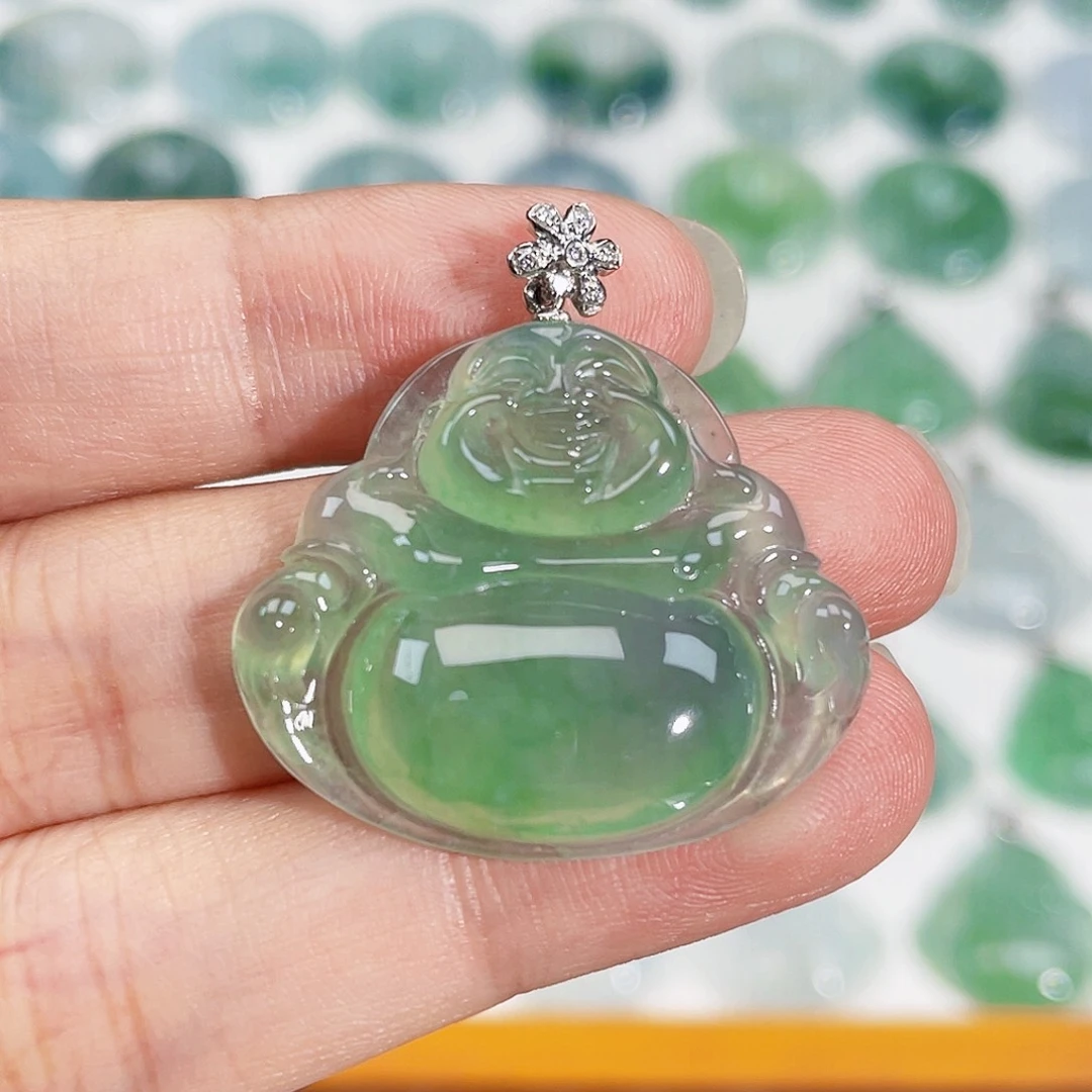 颈饰18K金镶嵌翡翠吊坠