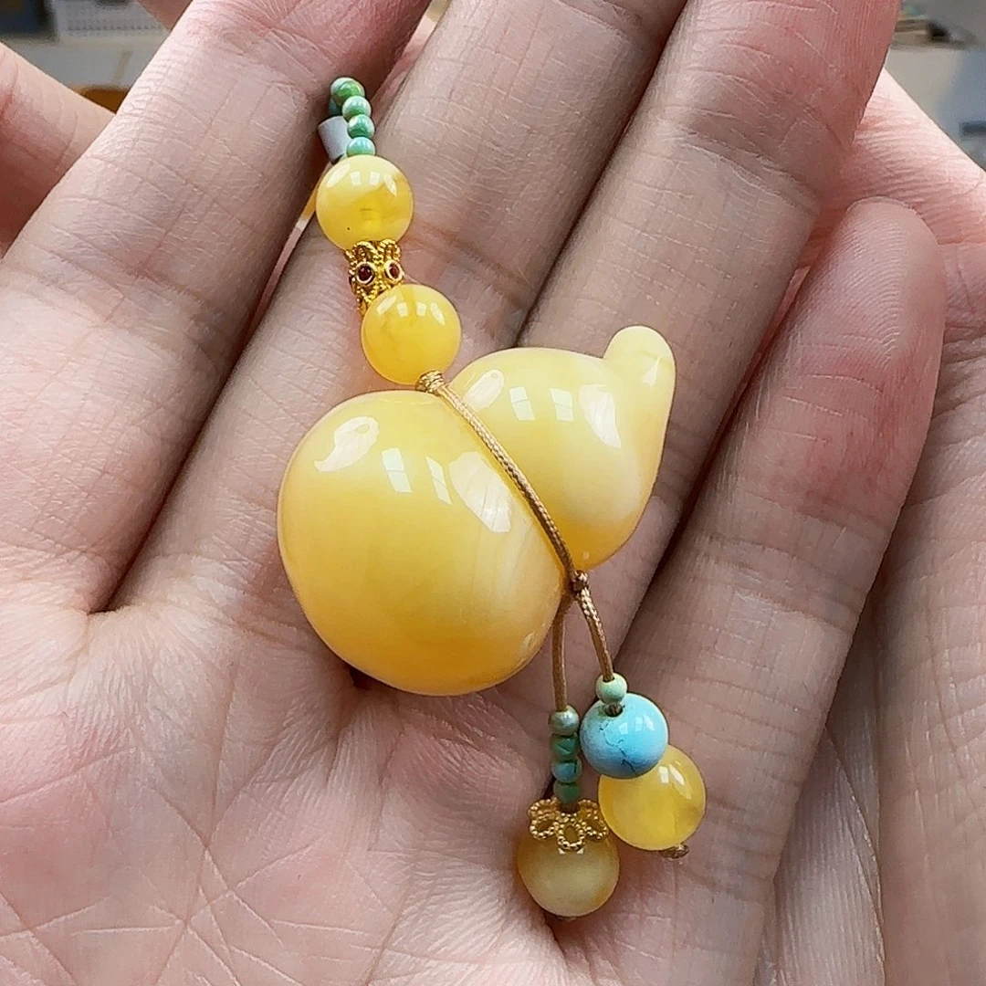 未镶嵌琥珀珠宝奇石