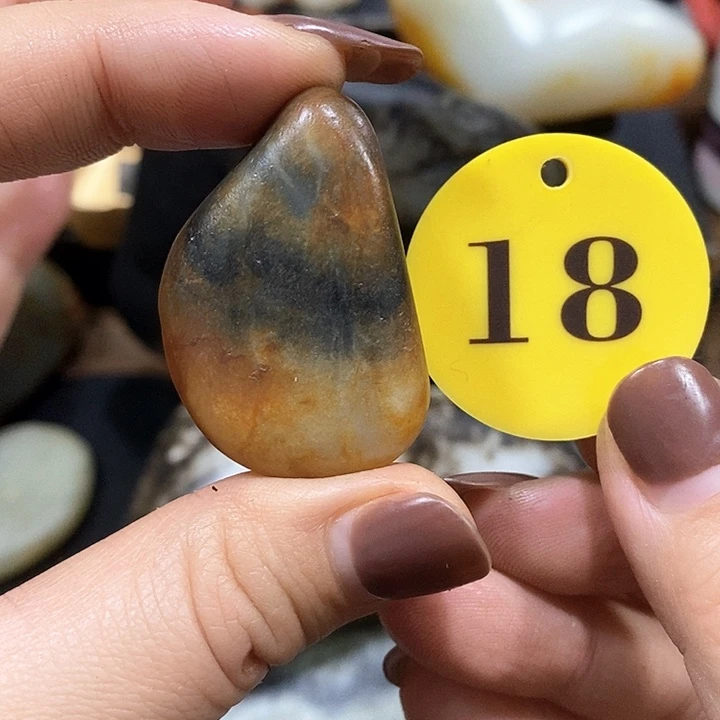 未镶嵌和田玉（糖玉）挂件