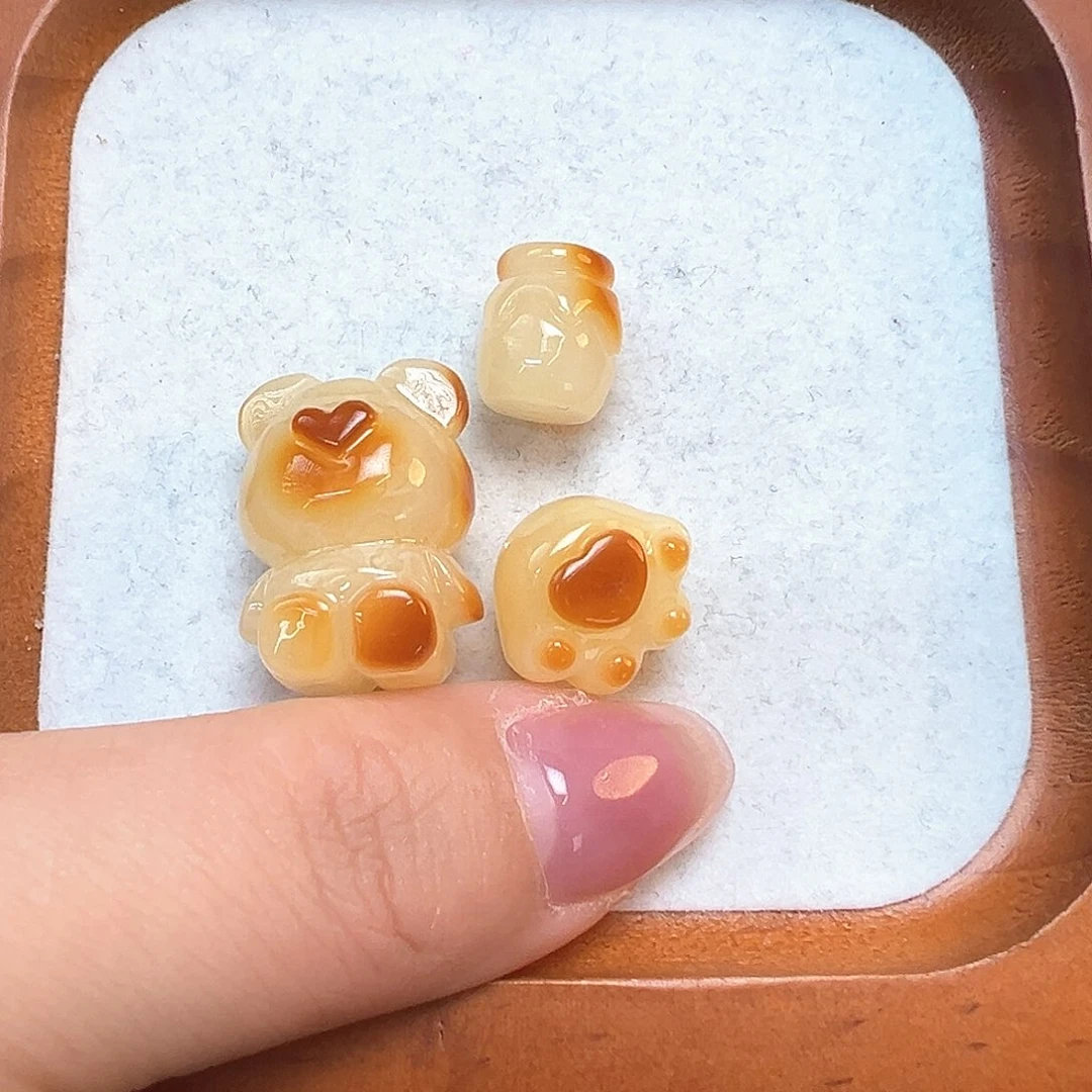 琥珀珠宝奇石未镶嵌梵**了