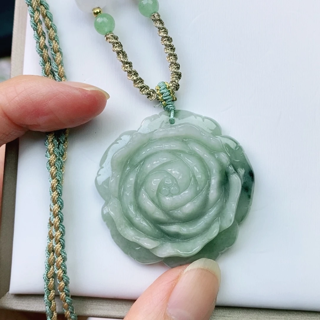 豆***丶翡翠未镶嵌颈饰花